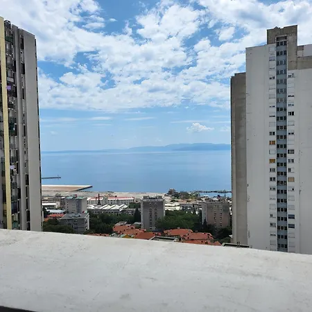 Andrej Διαμέρισμα *