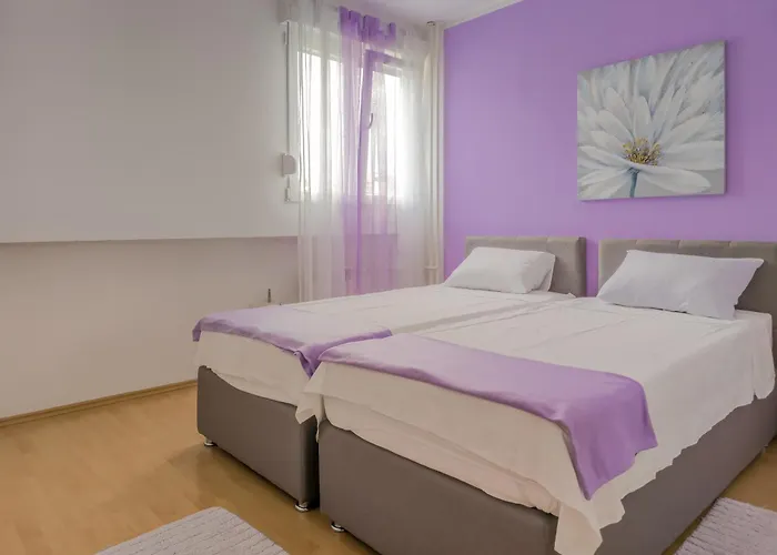 Andrej Διαμέρισμα *