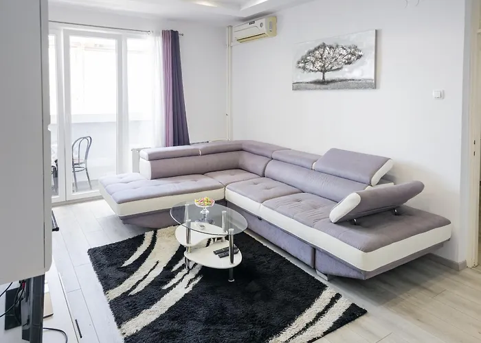 Andrej Διαμέρισμα *